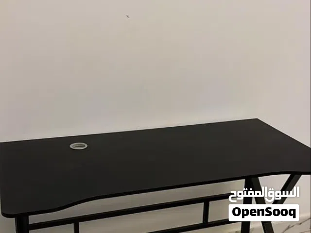 طاولة للبيع