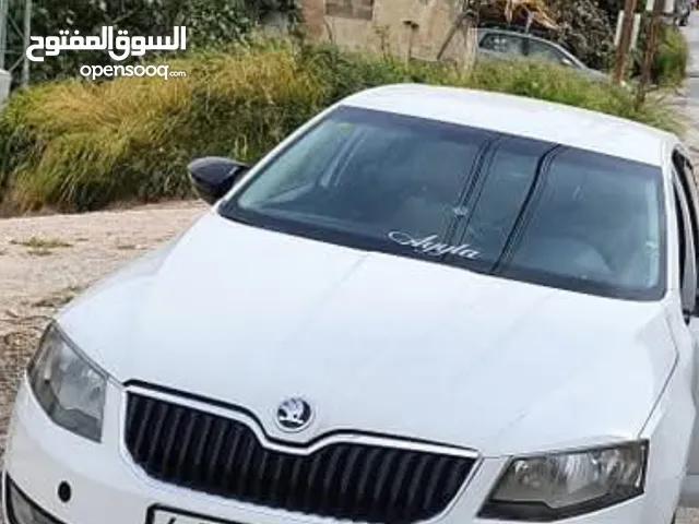 سكودة اوكتافيا موديل 2015
