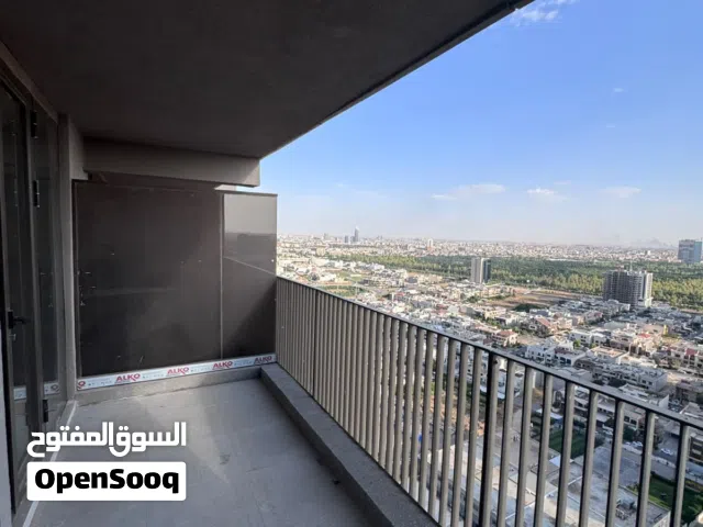 شقة جديدة لم تسكن بعد باطلالة ساحرة في كفالي تور