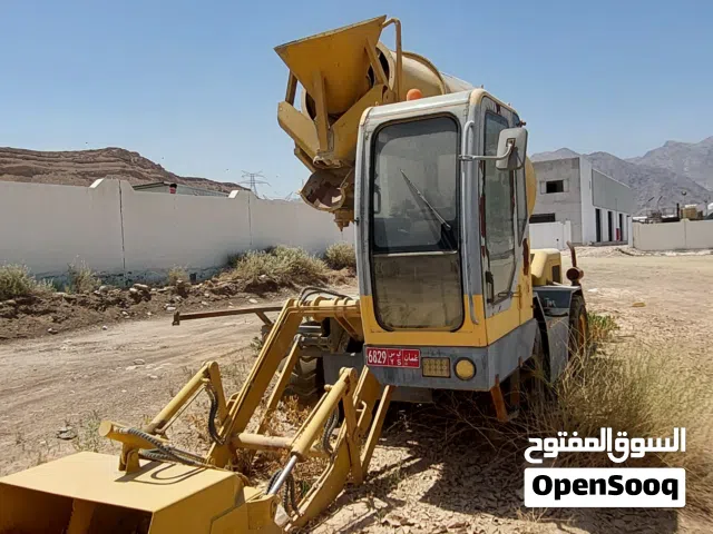 شاحنة خرسانية مستعملة سنة 2019 بحالة جيدة للبيع