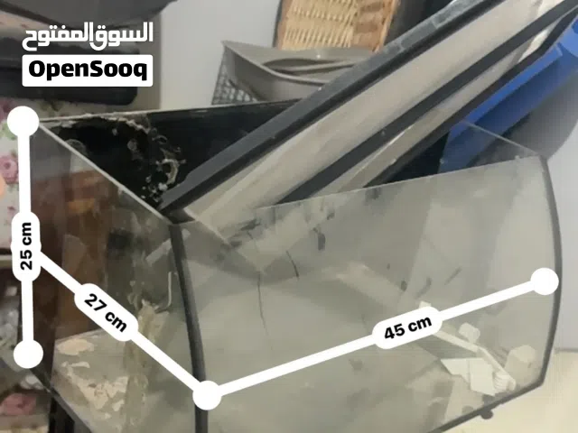 مجموعة من احواض الزواحف و الاسماك عالية الجوده
