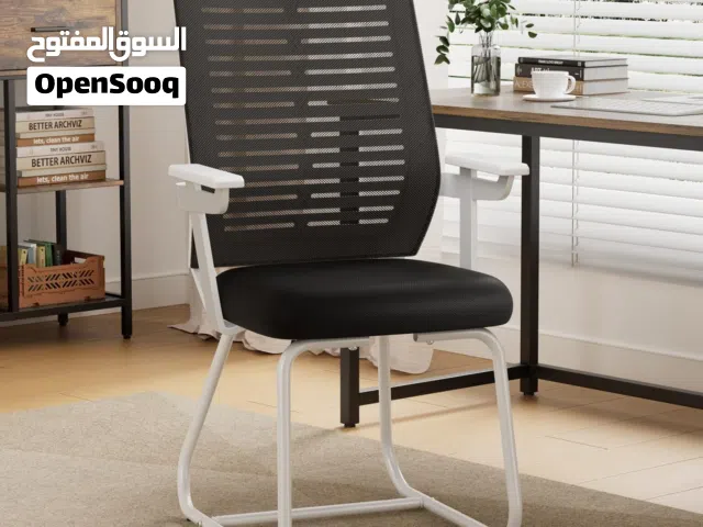 A VISITOR CHAIR WHITE BLACK