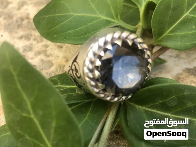 خاتم فضه 925 صاغه ايراني حجر مازونايت فحص على الجهاز  لون اسود مميز جدا. للبيع بسعر مناسب.