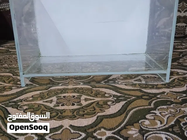 حوض سمك مستعمل بحالة الوكالة مع كامل ملحقاته (بدون سمك)بسعر لقطة قابل للتفاوض