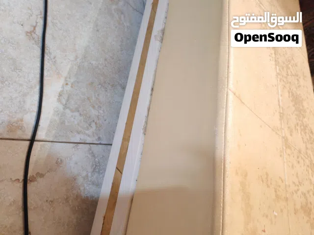 مقعد غرفة نوم من شهوان بحالة جيدة جدا