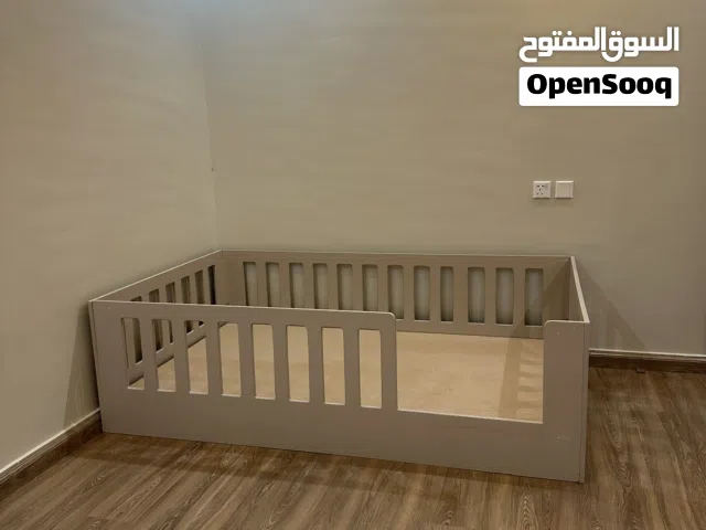 سرير اطفال جديد