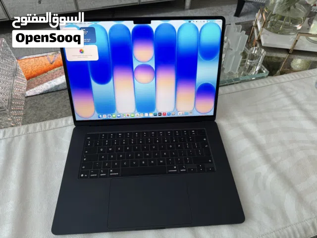 MacBook Air M4 15 inch 256GB 16GB RAM.