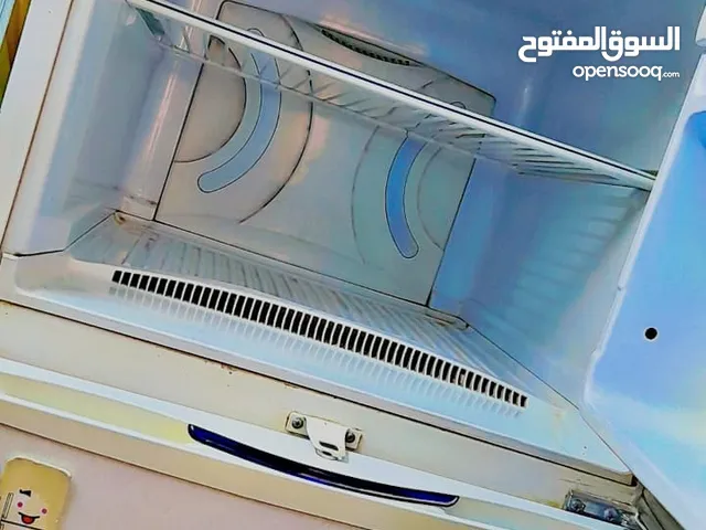 ثلاجه للبيع بحاله جيده جدا