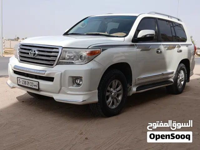 تويوتا مفخرة 2014 دبل شكورطه سيارة لا قوة الا بالله نظيفة محرك v6 شاصي ذهب