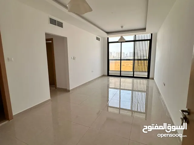 شقه غرفتين وصاله و3حمام الجرف 3بجوار السوق الصيني