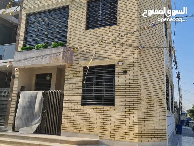 65 m2 4 Bedrooms Townhouse for Sale in Baghdad Bayaa