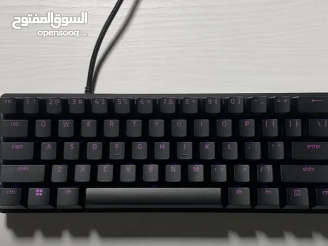 كيبورد Razer فيه ميزة رابد تريقر حجمه 60% حالته فوق الممتازة ولله الحمد استعمال حوالي 6 شهور تقريبا