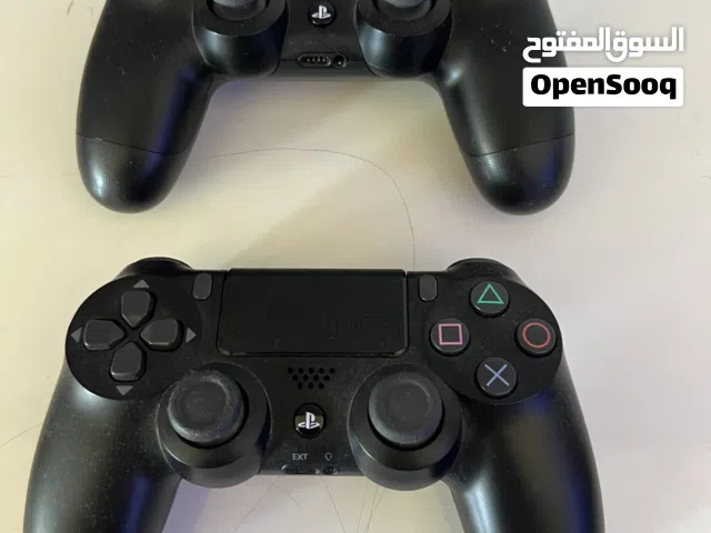 PS4 controllers