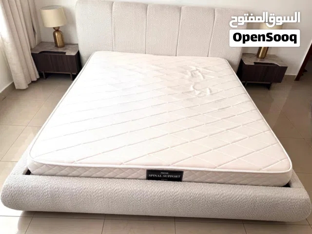 غرفة نوم كاملة مع خزانه