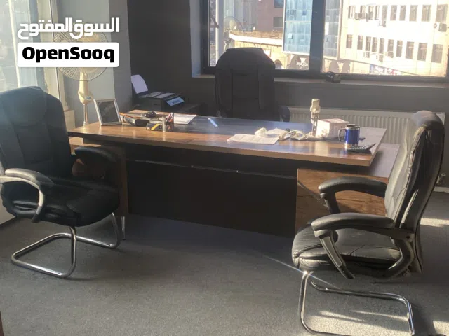 اثاث مكتب مميز بحالة الجديد للبيع
