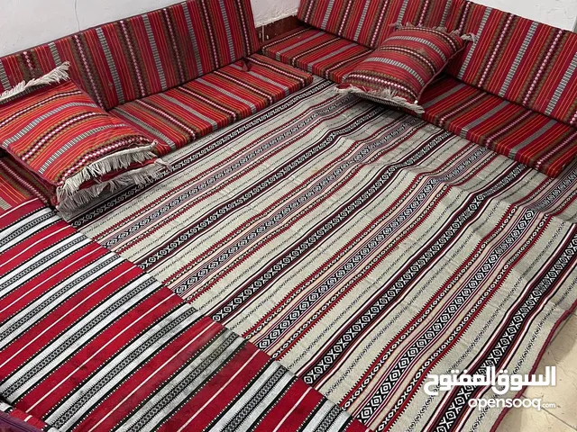 جلسه سدو كامله مستعمله لكن الزوليه مستعمله مرا وحده فقط ب 12 شامل التوصيل