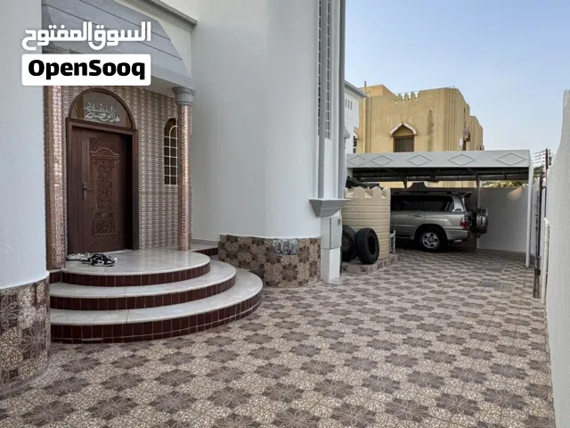 للبيع منزل في قلب المدينه ونظيف واقرا التفاصيل