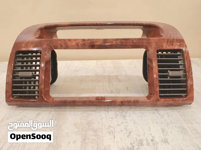 للبيع ديكور تكيف خشبي جهة الوسط كامري