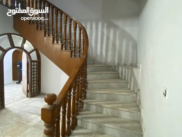 400 m2 5 Bedrooms Villa for Rent in Basra Baradi'yah