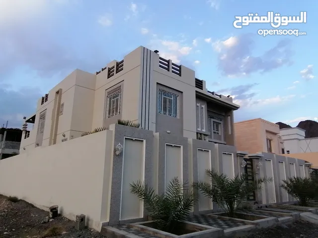منزل للبيع في ولاية نزوى المده خلف مدرسة حفصة بنت عمر