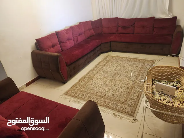 كورنر غرفة جلوس بحالة ممتازة للبيع