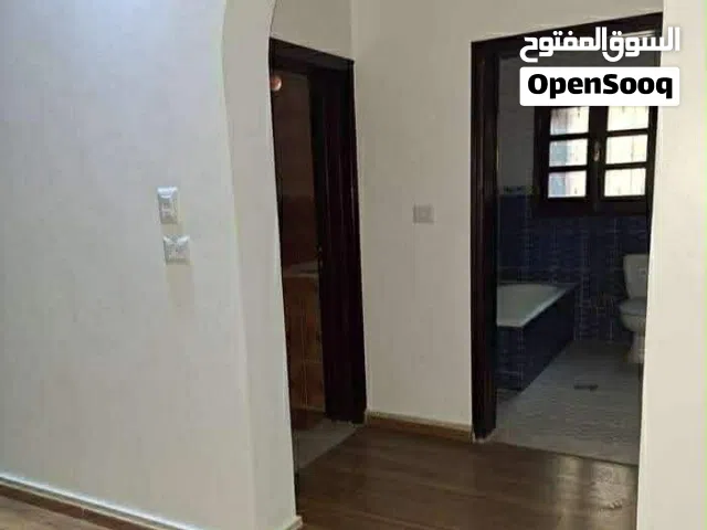 400 m2 More than 6 bedrooms Villa for Rent in Tripoli Kashlaf