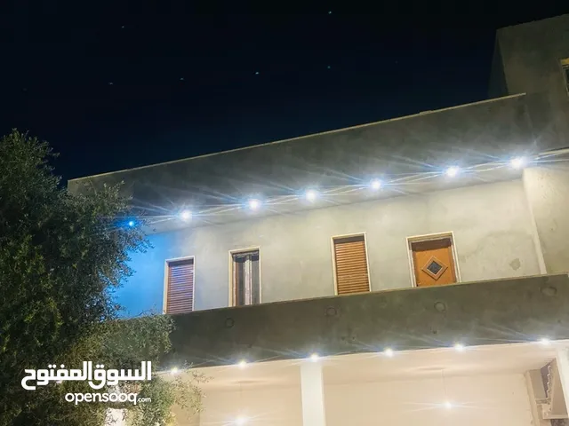 220 m2 4 Bedrooms Townhouse for Sale in Tripoli Arada