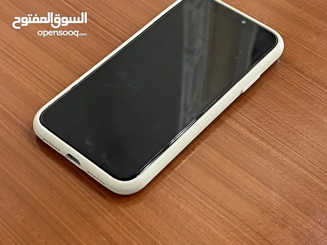 Apple iPhone 11 128 GB in Al Dakhiliya