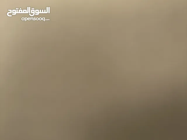 الاستثمار يوجد مبنى قايم في صناعية العين العراس بنسبة 85% مطلوب مستثمر