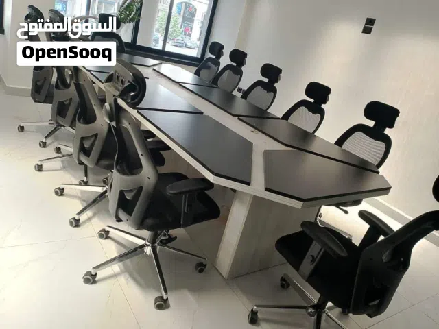 خلّي اجتماعاتك أفخم! طاولة اجتماعات بتصميم أنيق وجودة عالية، مثالية للشركات والمكاتب وتضيف لمسة