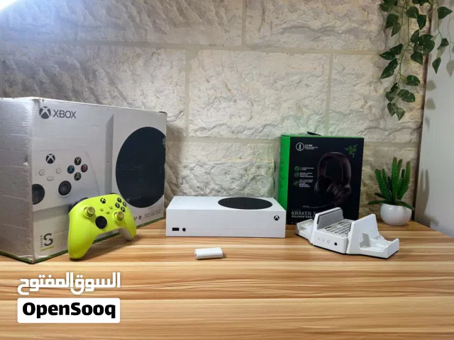 XBOX SERIES S 512G USED LIKE  NEW  اكسبوكس سيريس اس مستعمل زي الجديد مع اغراض