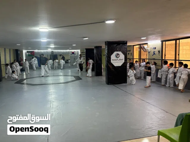 طابق للإيجار  مساحة 300 متر (مطلوب خلو) داخل مجمع طبي