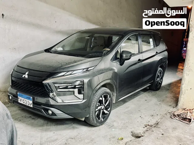 2025 ميتسوبيشي اكسباندر Highline