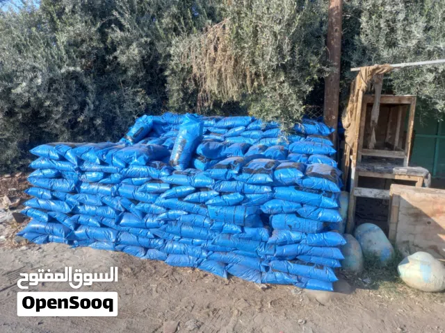 زبل مخمر ومعالج خلي من البذور والحشانش