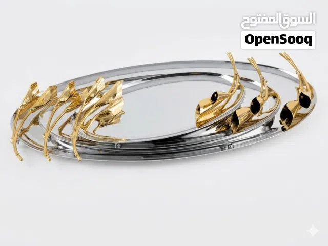 صواني عدد 3 سلفر و ذهبي مع وردة