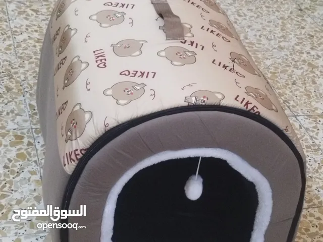 بيت قطط طول 70cm وعرض 50cm. مع ربطة عنق كلب هدية.