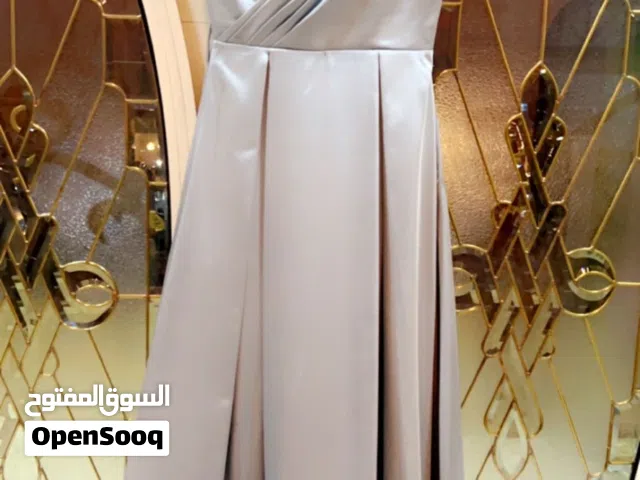 فساتين سهره للبيع