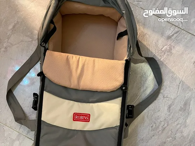 أغراض بيبي مستعملة ،بحالة جيدة جدا
