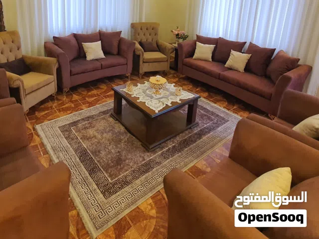 طقم كنب 11 مقعد خشب متين وإسفنج ضغط عالي - بحالة ممتازة