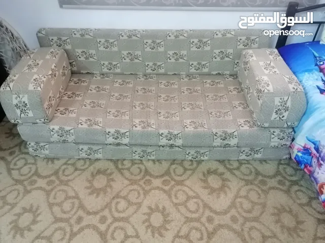 طقم فرشات عربي مستعمل بحالة ممتازة للبيع