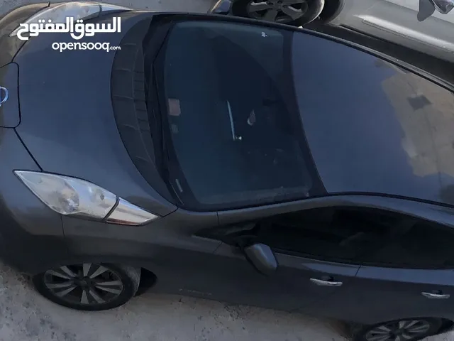 نيسان ليف للبيع