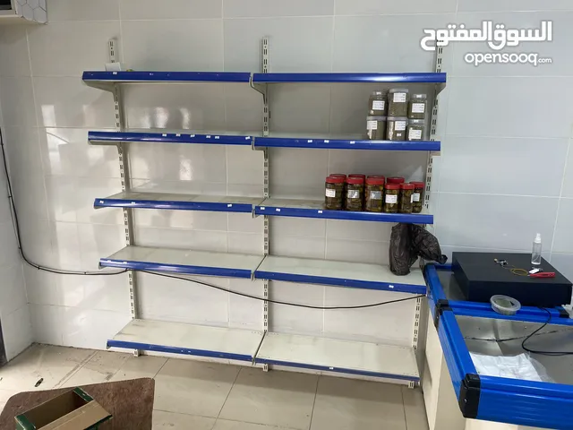 ستاندات بضاعه للبيع بسعر مغري جدا