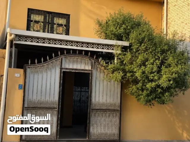 174 m2 4 Bedrooms Townhouse for Sale in Basra Al Amn Al Dakhile