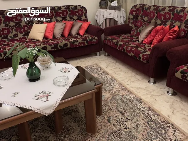 كنب سبع مقاعد وبفتين