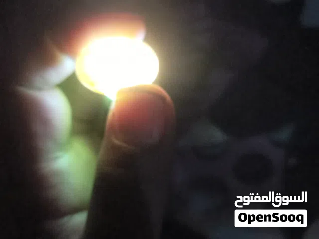 احجار كريمه وجدتها نيزك وماسيه واوبال ولليست مصقوله . ده كلام كاشف جوجل . شوف بعنيك