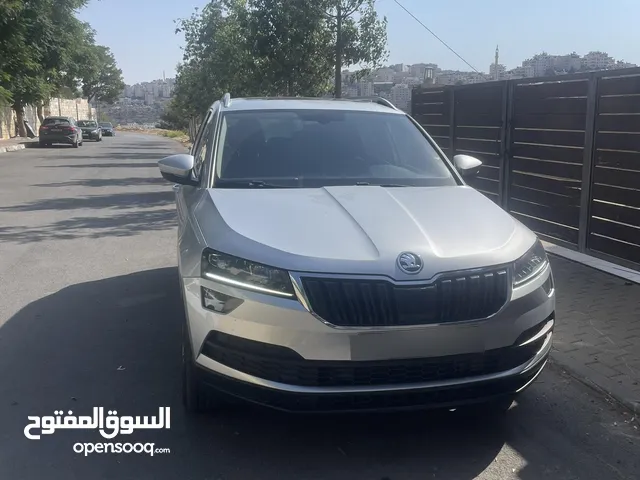 سكودا كاروك 2021 ماطور 1500 تيربو يد اولى من الوكالة بحالة ممتازة جدا نظيفة للبيع