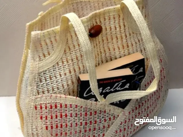 شنط خفيفة picnic للرحلات و التوزيعات بتصاميم بسيطة  تتسع للكتب والشالات