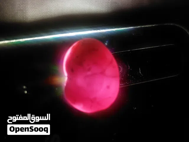احجار اصليه و ليست صناعيه للمقتنيات الفضه و الذهب يصلح للتقطع الي كذا قطعه للخواتم