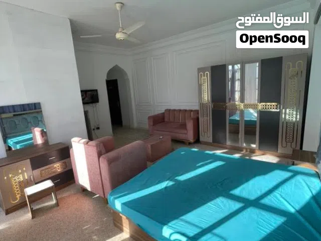 استوديو مع بلكونة راقي و اثاث جديد بالقرم Studio with a balcony,very upscale, new furniture in Qurom