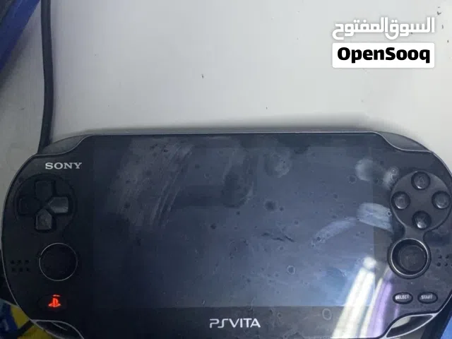 جهاز  PS Vita 1000 لبيع جهاز استخدام قليل و هنك عطل في زر L السعر 75 دينار بحريني